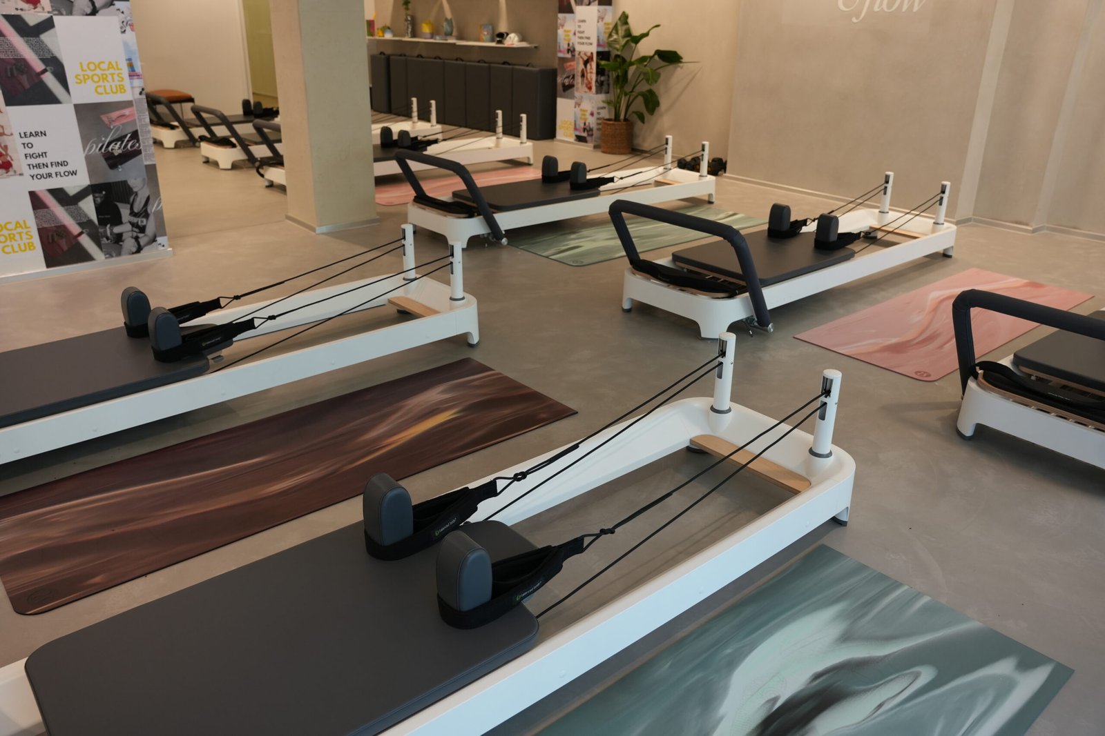 Flow Room mit Reformern im FIGHT&flow Studio